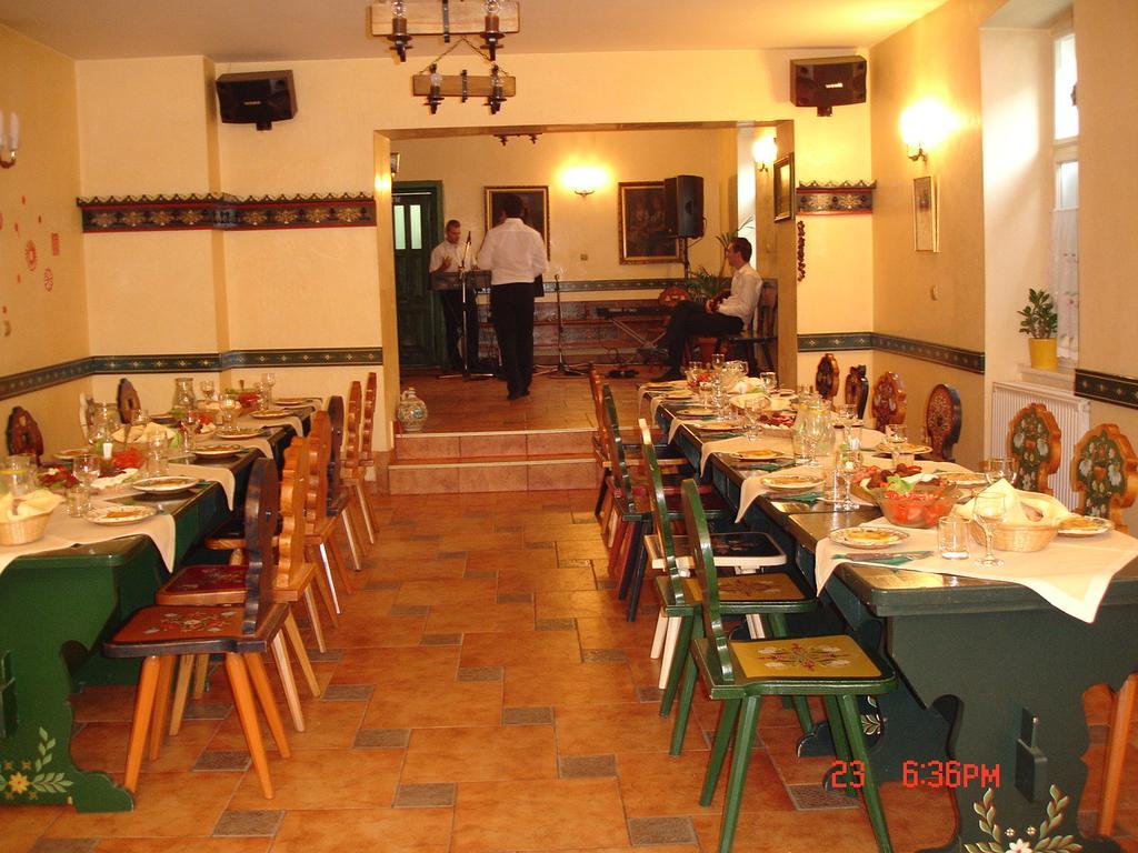 Pensiunea Sub CetateCisnădie エクステリア 写真